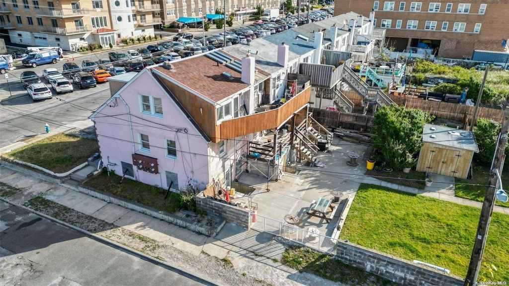668 W Broadway 10, Long Beach, NY 11561