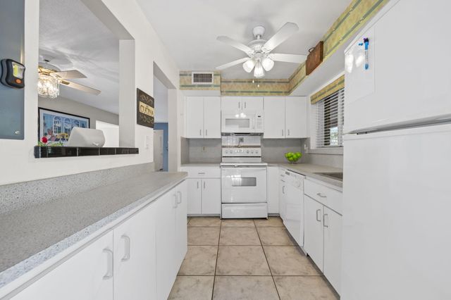 1020 NW 45th Avenue, Coconut Creek, FL 33066