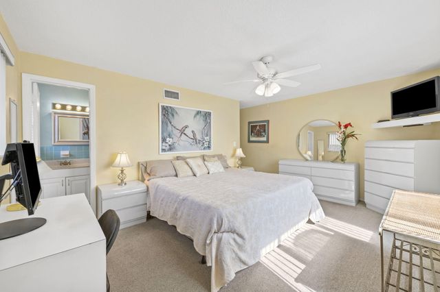 1020 NW 45th Avenue, Coconut Creek, FL 33066