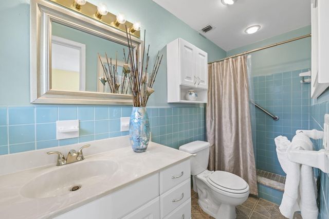 1020 NW 45th Avenue, Coconut Creek, FL 33066