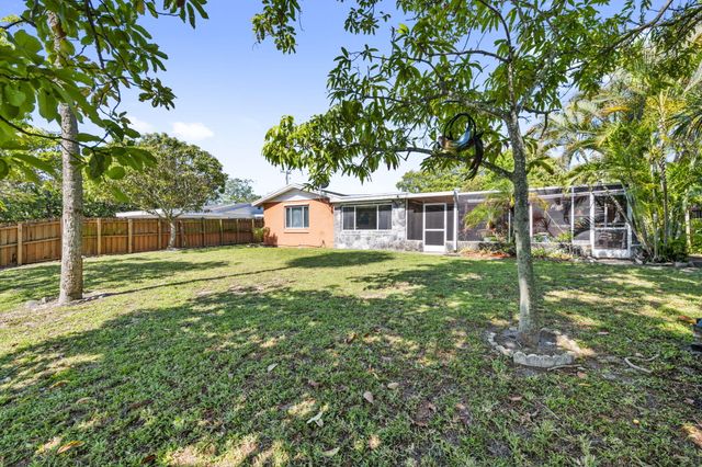 1020 NW 45th Avenue, Coconut Creek, FL 33066