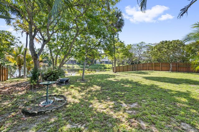 1020 NW 45th Avenue, Coconut Creek, FL 33066