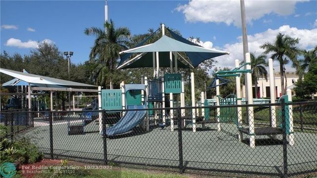 1020 NW 45th Avenue, Coconut Creek, FL 33066