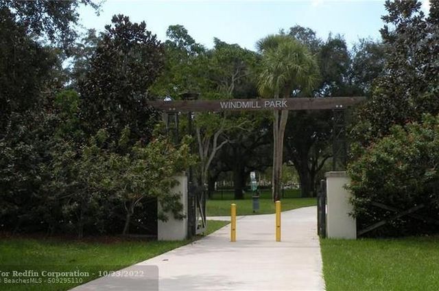 1020 NW 45th Avenue, Coconut Creek, FL 33066