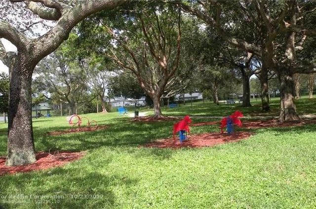 1020 NW 45th Avenue, Coconut Creek, FL 33066