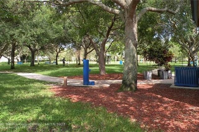 1020 NW 45th Avenue, Coconut Creek, FL 33066