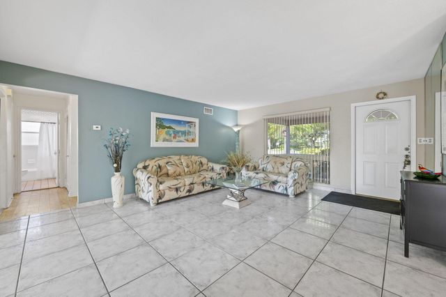 1020 NW 45th Avenue, Coconut Creek, FL 33066