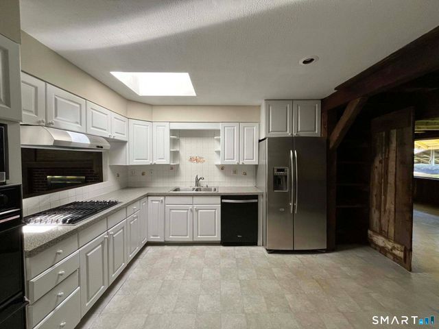 62 Old Hawleyville Road, Bethel, CT 06801