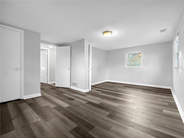 3628 N Flora Avenue, Kansas City, MO 64116