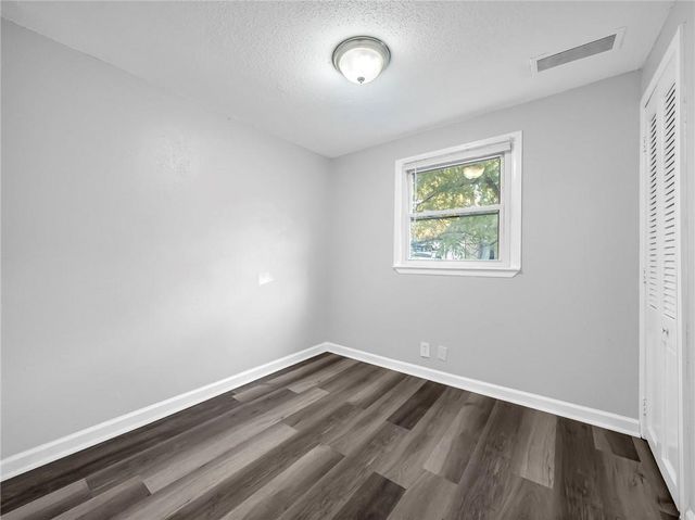 3628 N Flora Avenue, Kansas City, MO 64116