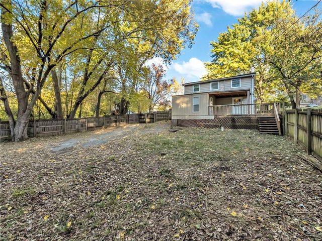 3628 N Flora Avenue, Kansas City, MO 64116