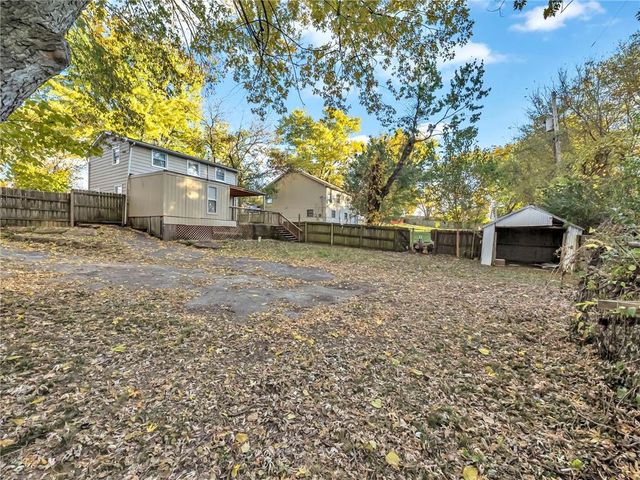 3628 N Flora Avenue, Kansas City, MO 64116