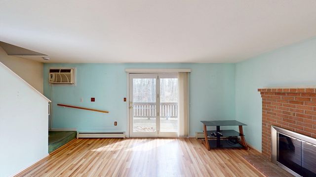 127 Cortland Circle 127, Leominster, MA 01453