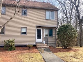 127 Cortland Circle 127, Leominster, MA 01453