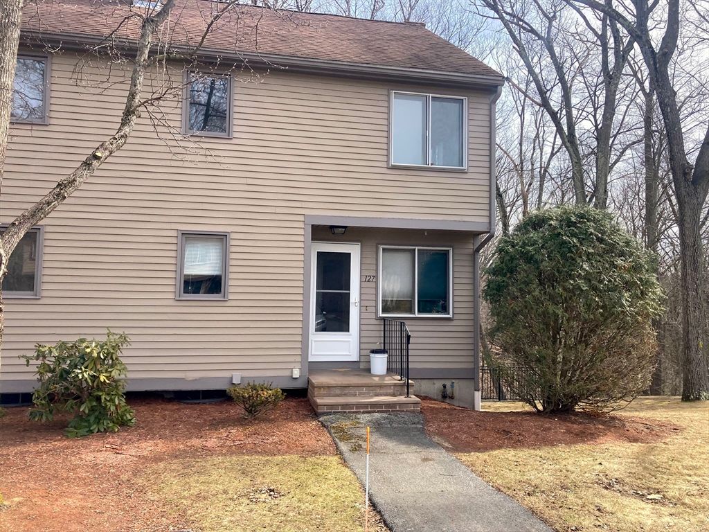 127 Cortland Circle 127, Leominster, MA 01453