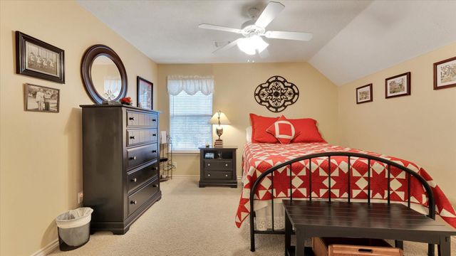 8199 Hills Parkway, Montgomery, TX 77316