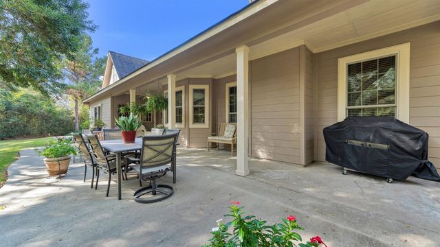 8199 Hills Parkway, Montgomery, TX 77316