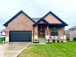 216 Bischoff Way, Shepherdsville, KY 40165