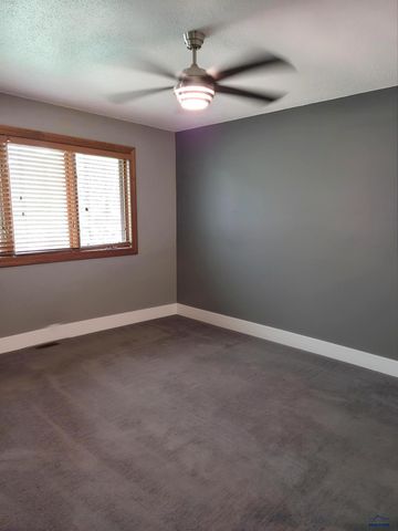 1225 CLOVER RIDGE CT, Rapid City, SD 57701