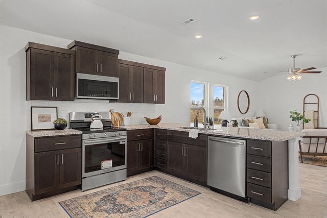 1005 W Pebblebrooke Drive, Ozark, MO 65721