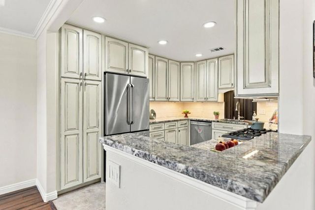 202 Hiller Street, Belmont, CA 94002