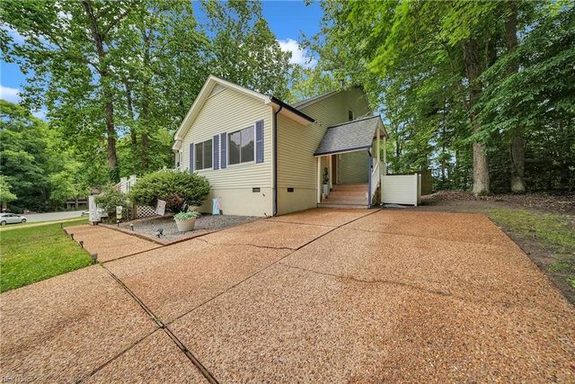 106 Copperfield, Williamsburg, VA 23185