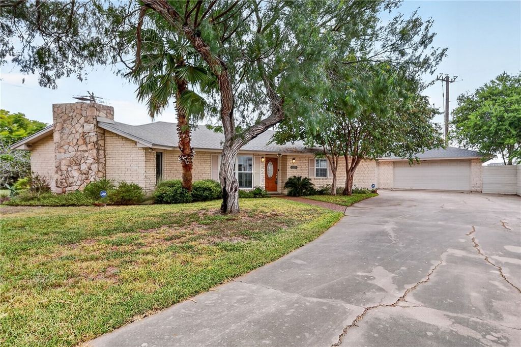 6818 Sahara Dr, Corpus Christi, TX 78412 — photo 2