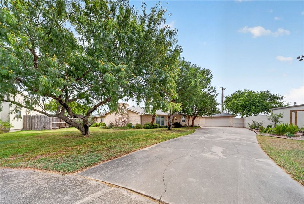 6818 Sahara Dr, Corpus Christi, TX 78412 — photo 3