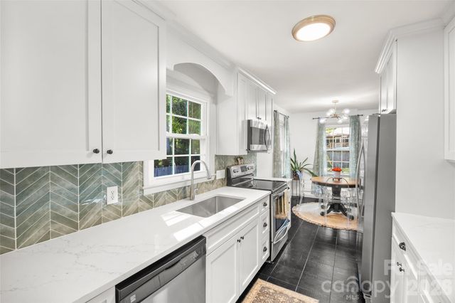 3400 Erinbrook Lane, Charlotte, NC 28215