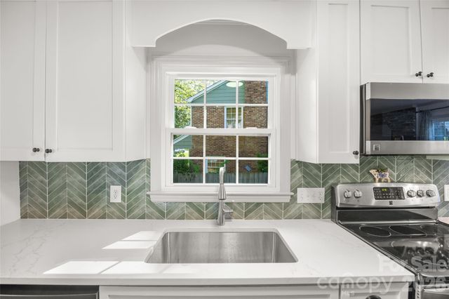 3400 Erinbrook Lane, Charlotte, NC 28215