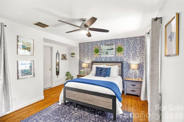 3400 Erinbrook Lane, Charlotte, NC 28215