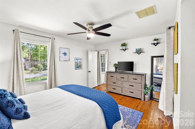 3400 Erinbrook Lane, Charlotte, NC 28215