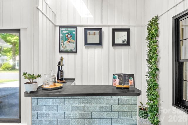 3400 Erinbrook Lane, Charlotte, NC 28215