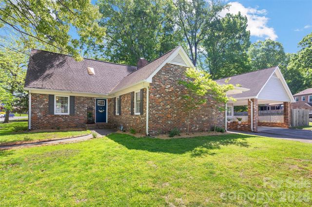 3400 Erinbrook Lane, Charlotte, NC 28215