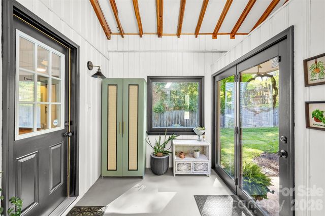 3400 Erinbrook Lane, Charlotte, NC 28215