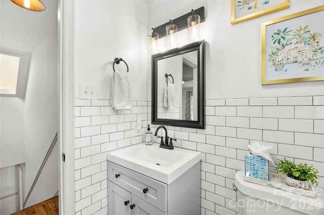 3400 Erinbrook Lane, Charlotte, NC 28215