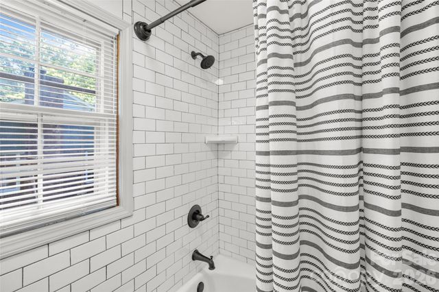 3400 Erinbrook Lane, Charlotte, NC 28215