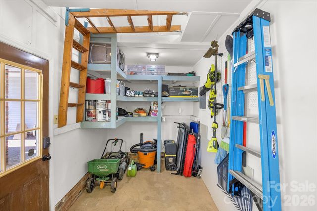 3400 Erinbrook Lane, Charlotte, NC 28215