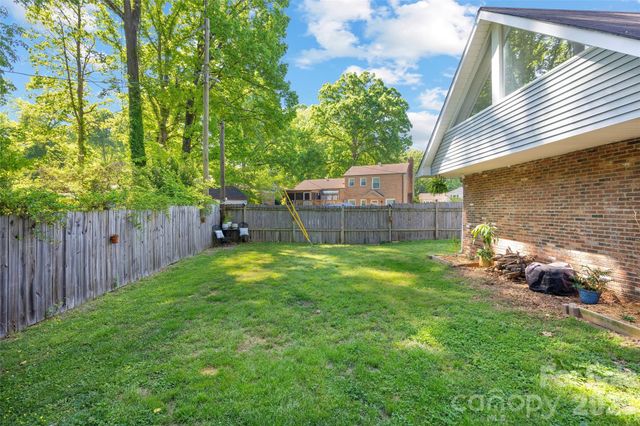 3400 Erinbrook Lane, Charlotte, NC 28215