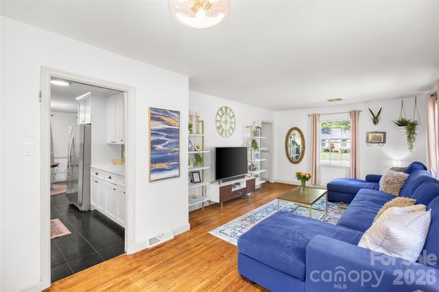 3400 Erinbrook Lane, Charlotte, NC 28215