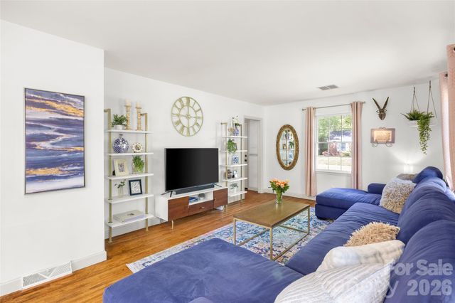 3400 Erinbrook Lane, Charlotte, NC 28215