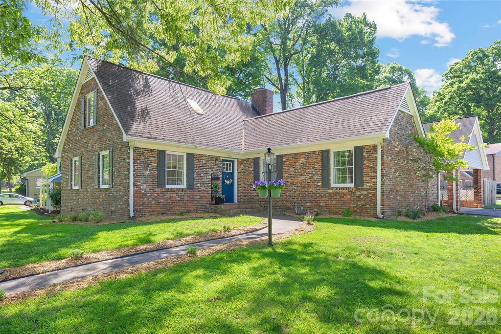 3400 Erinbrook Lane, Charlotte, NC 28215