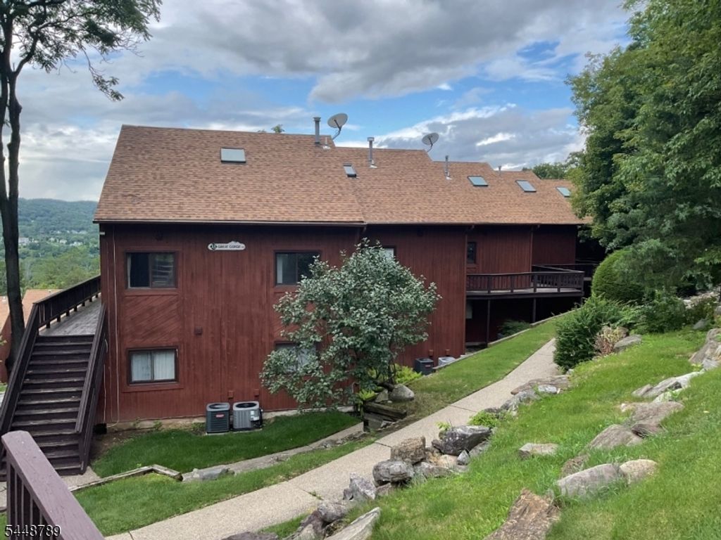 13 Great Gorge Dr 4, Vernon Twp., NJ 07462 — exterior