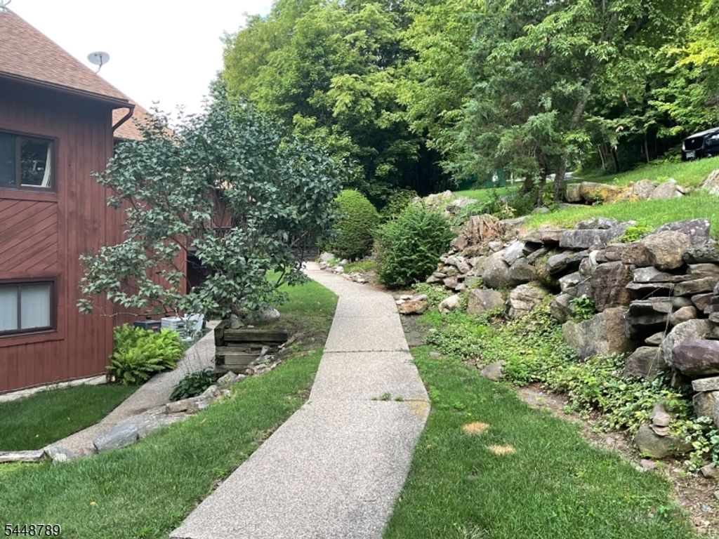 13 Great Gorge Dr 4, Vernon Twp., NJ 07462 — photo 3