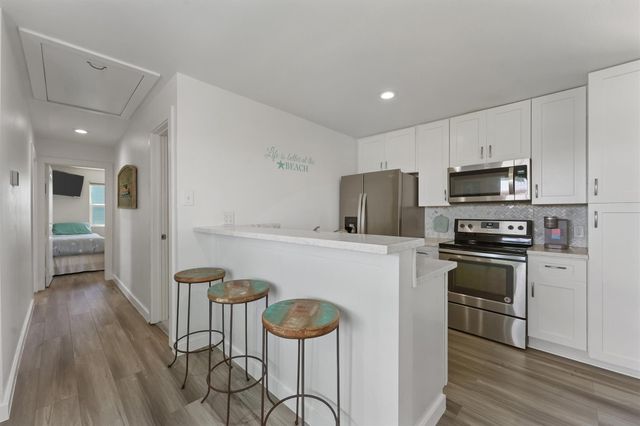 12917 John Reynolds Road, Galveston, TX 77554