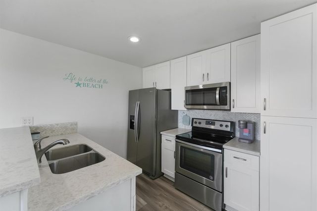 12917 John Reynolds Road, Galveston, TX 77554