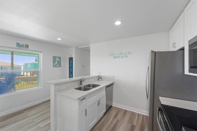 12917 John Reynolds Road, Galveston, TX 77554