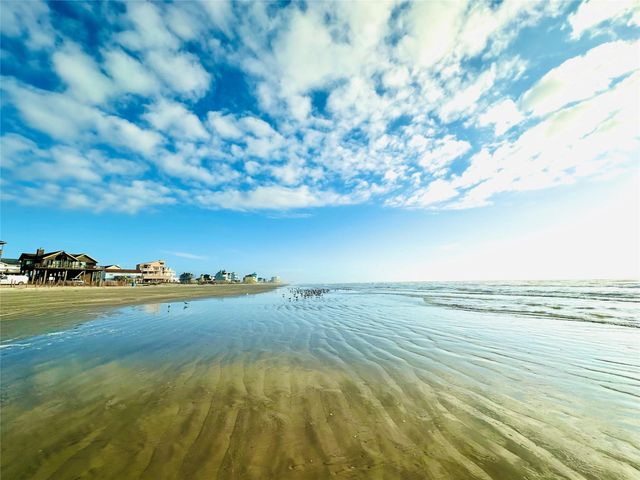 12917 John Reynolds Road, Galveston, TX 77554