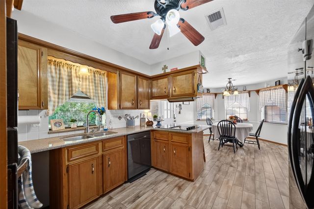 3602 Del Sur Street, Baytown, TX 77521