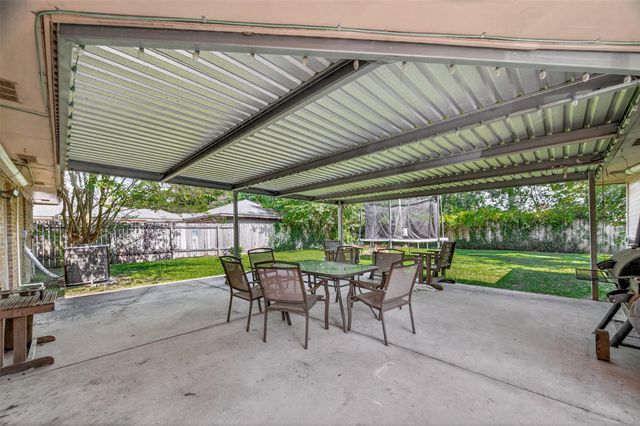 3602 Del Sur Street, Baytown, TX 77521